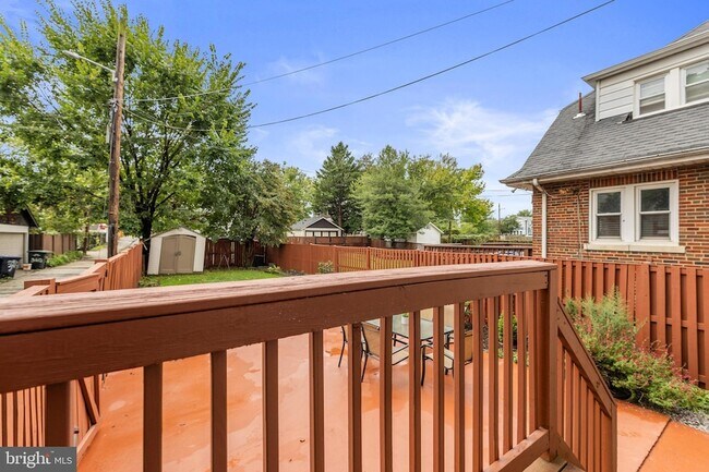 Building Photo - 2231 Otis St NE