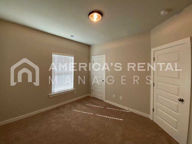 Building Photo - Home for Rent in Thorsby! Available NOW!!