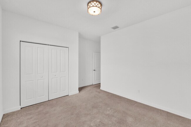 Building Photo - 4989 Navali Dr