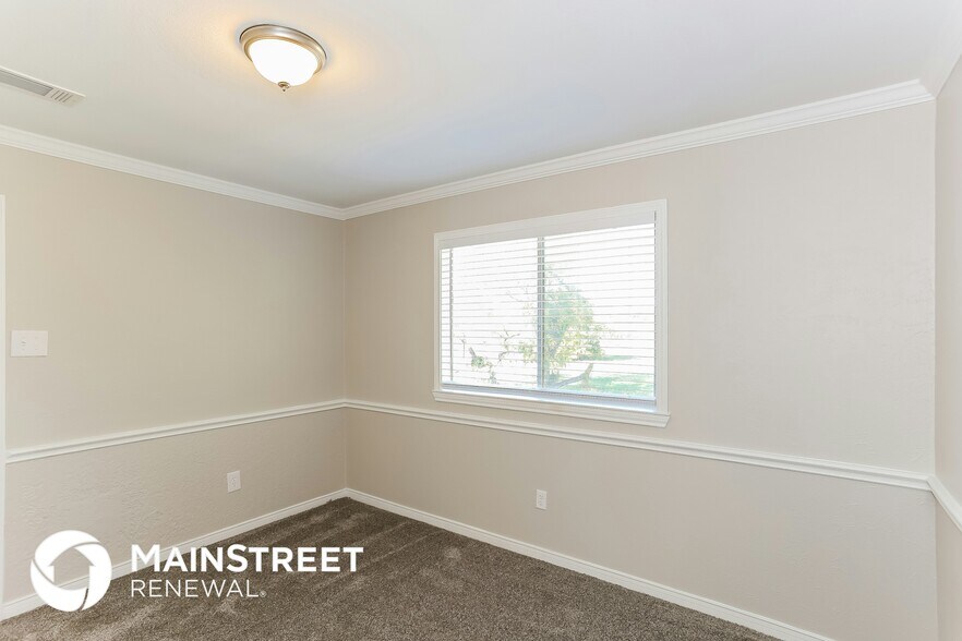 Building Photo - 817 Barcelona Cir