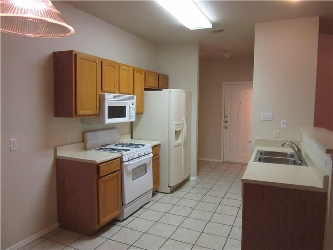 Building Photo - 2847 Southampton Way