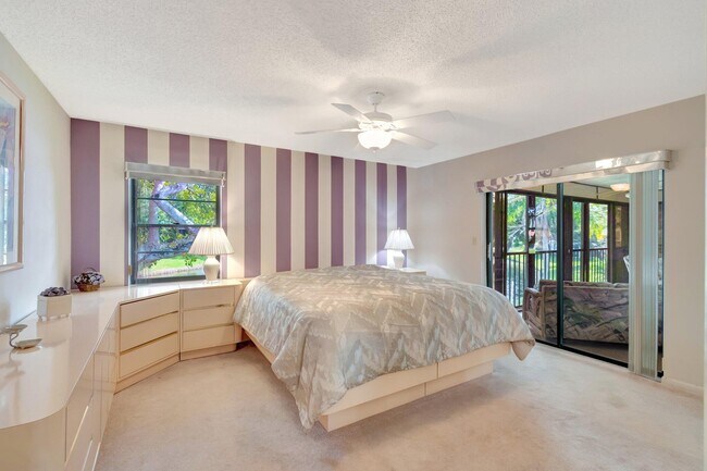Building Photo - 10592 Tropic Palm Ave