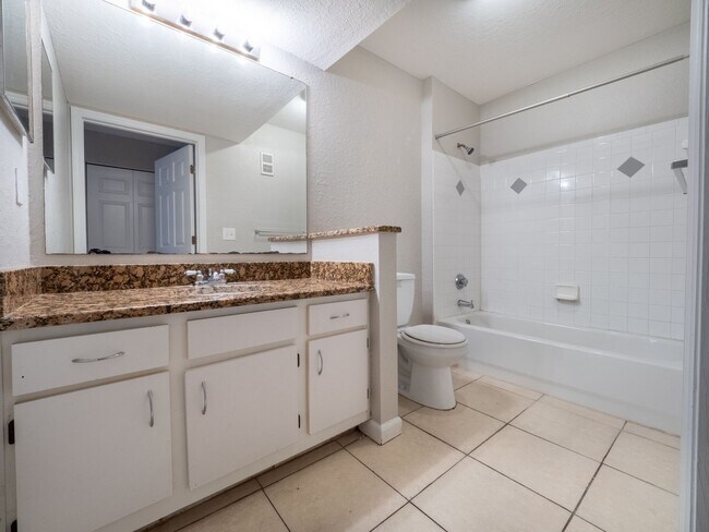 Building Photo - Bona Vista - 831 CW 104