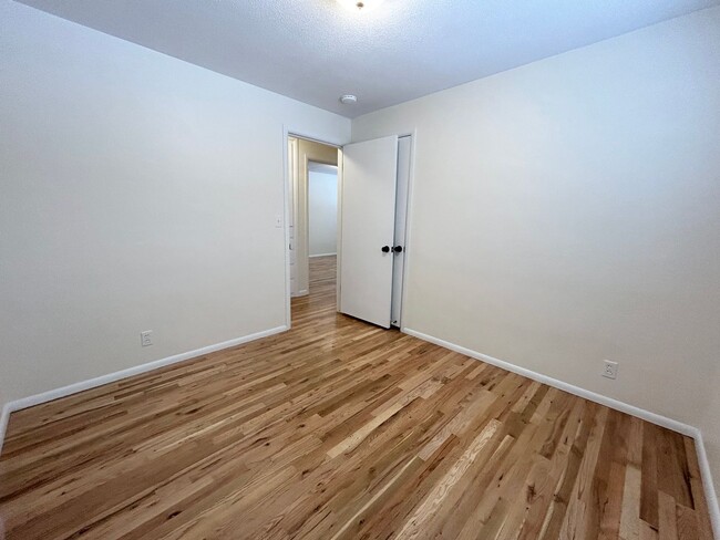 Building Photo - Newly Renovated 3 Bedroom 1 Bathroom Home ...