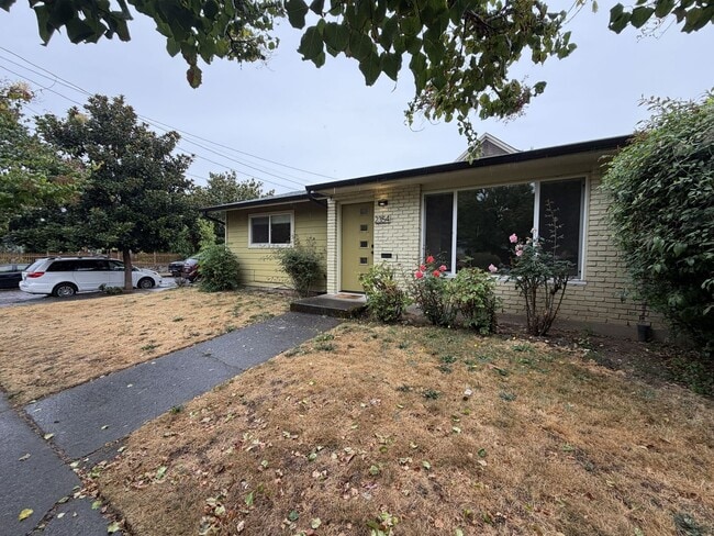 Building Photo - 2354 SE 48th Av