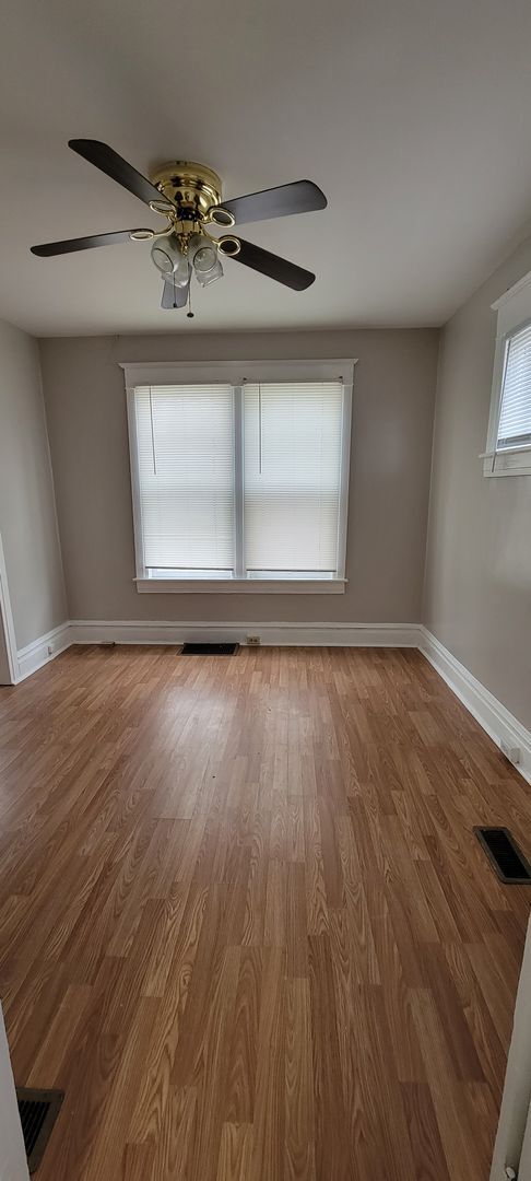 Building Photo - 3 bedroom, 1 bath, 2 story single family house