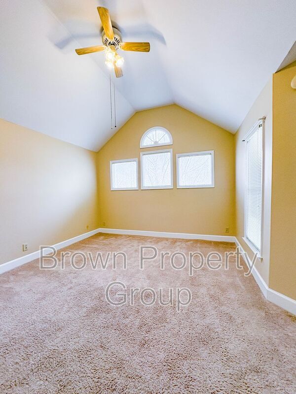 Building Photo - 741 Victorian Pl