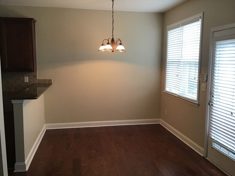 Building Photo - 15521 Crossing Gate Dr