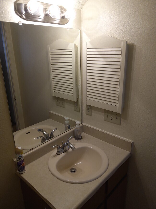 Building Photo - 5604 Rose Dawn