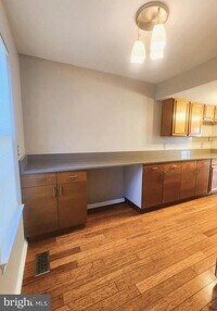 Building Photo - 9139 September Ln