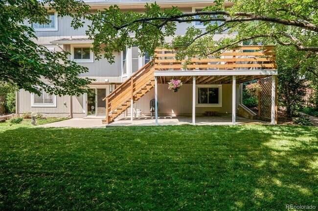 Building Photo - 10725 E Maplewood Dr