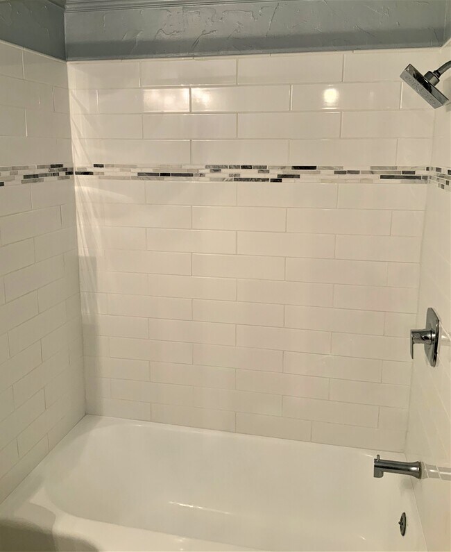 Building Photo - 525 Jackson St