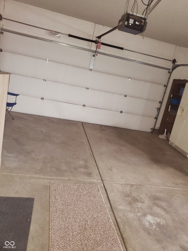 Building Photo - 5025 W Edwards Ave