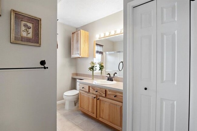 Building Photo - 806 N Knudson St