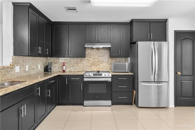 Building Photo - 23 Violet Ave