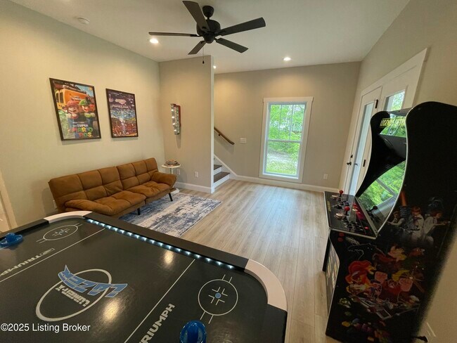 Building Photo - 84 Lakeside Dr