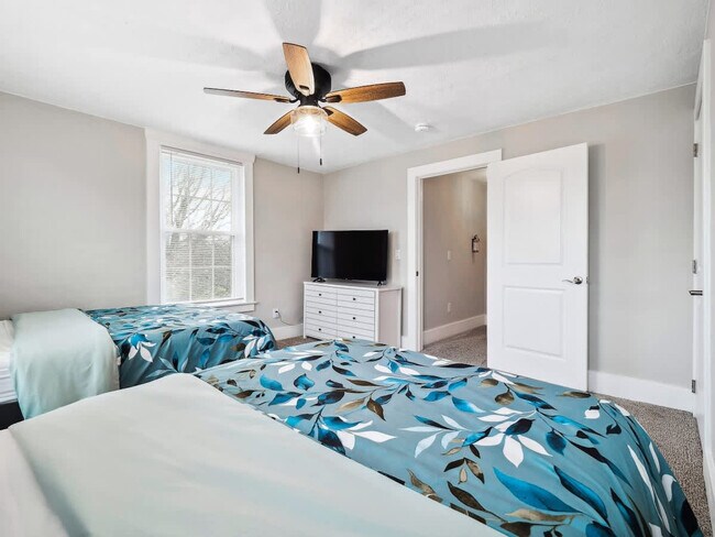 Building Photo - 1610 Cooper Foster Park Rd