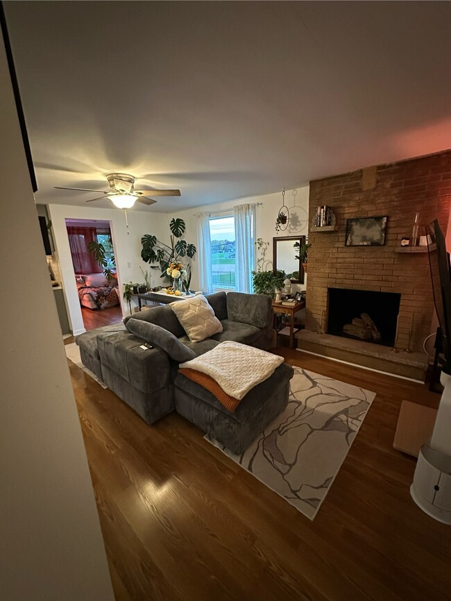 Building Photo - 4945A S Lake Dr