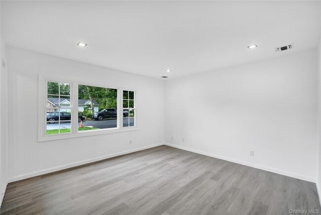 Building Photo - 7 Weinmann Blvd