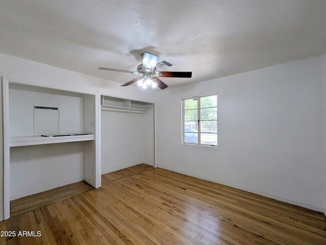 Building Photo - 2443 E Earll Dr