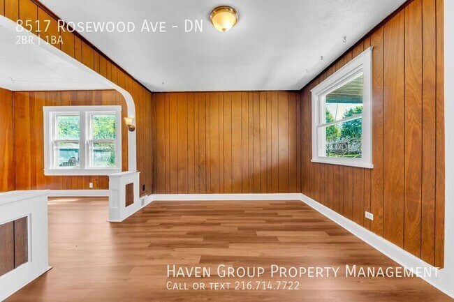 Building Photo - 8517 Rosewood Ave