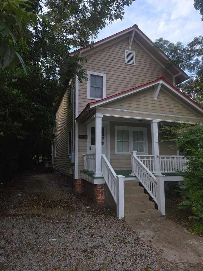 Primary Photo - 611 Johnson St