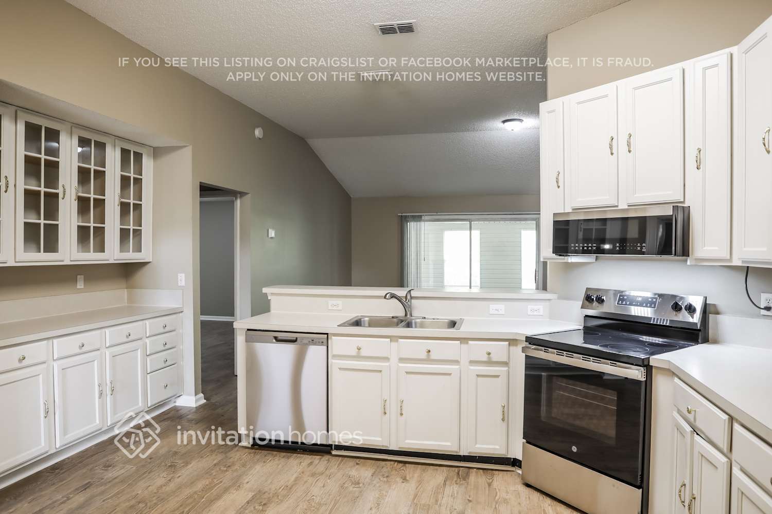 Building Photo - 11275 Chertsey Ln