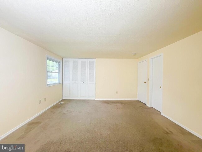 Building Photo - 673 Quail Dr