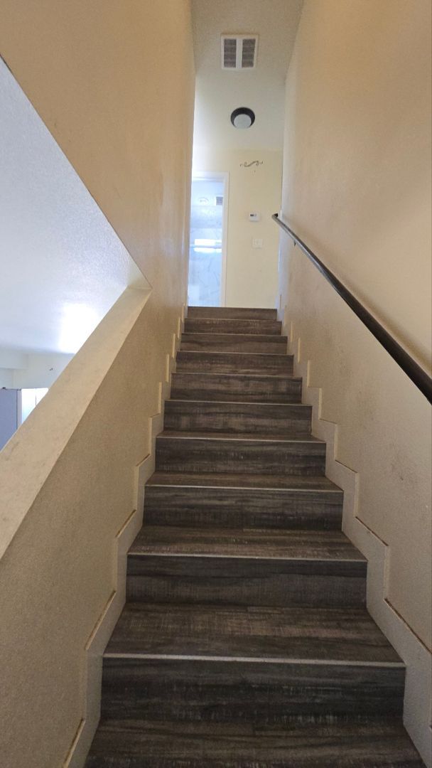 Building Photo - 84(1019E)