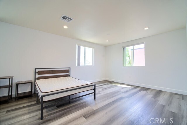 Building Photo - 3019 Raymond Ave