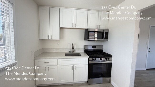 Building Photo - 235 Civic Center Dr.