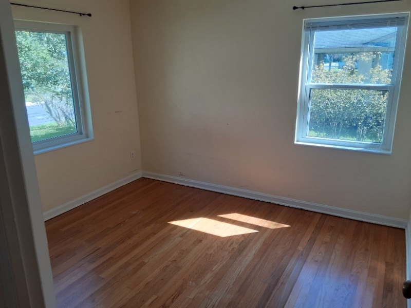 Building Photo - 322 W Newell St