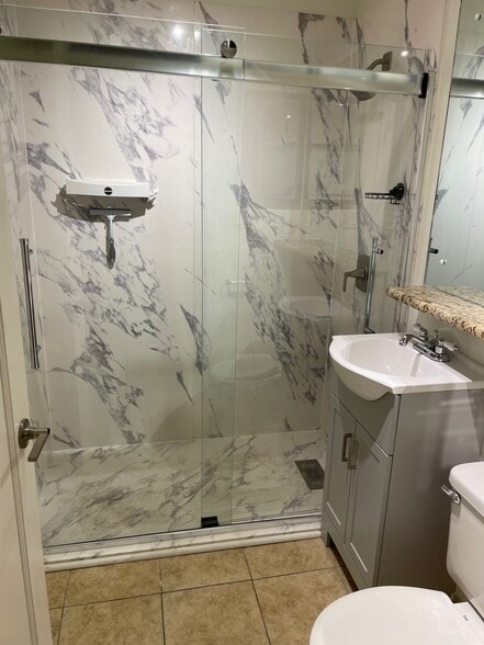 Building Photo - 127 N Northwest Hwy