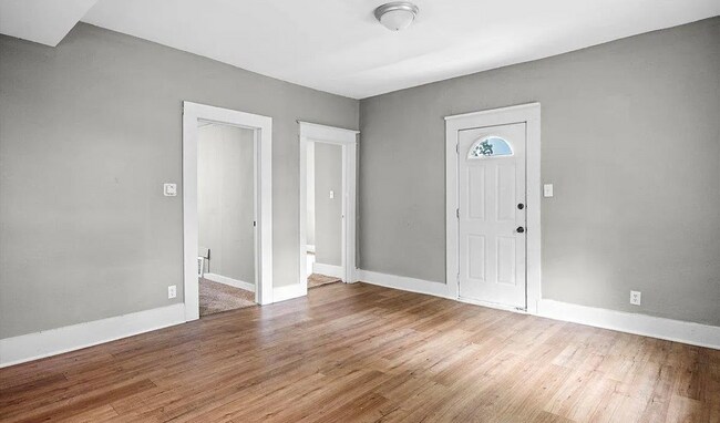 Building Photo - Modern 3 Bed 1 Bath - SECTION 8