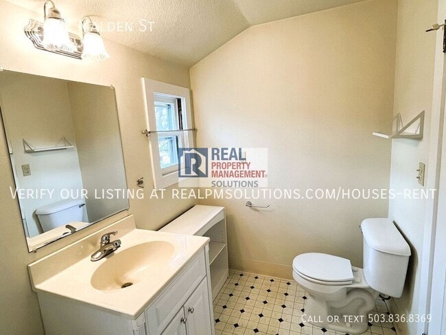 Building Photo - 1224 SE Malden St