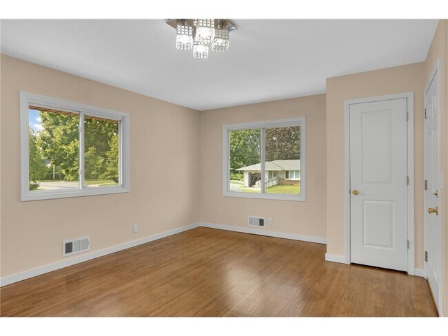 Building Photo - 4949 Jackson St NE