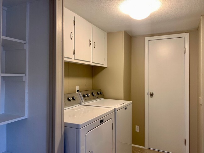 Building Photo - Renovated 3 Bedroom Home In Raleigh, Apply...