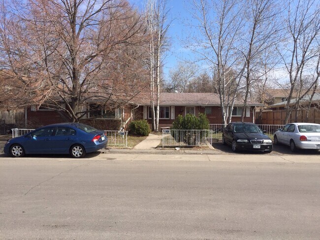 Building Photo - Remodeled Two Bedroom One Bathroom with Ya...