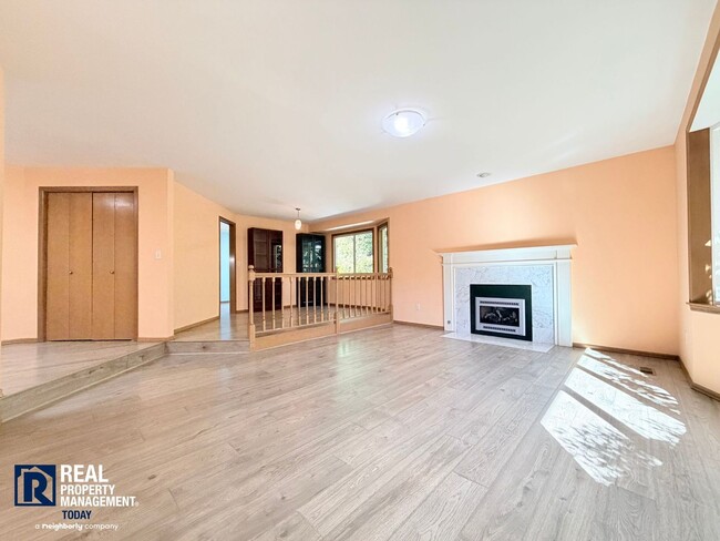 Building Photo - 6319 46th St Ct W