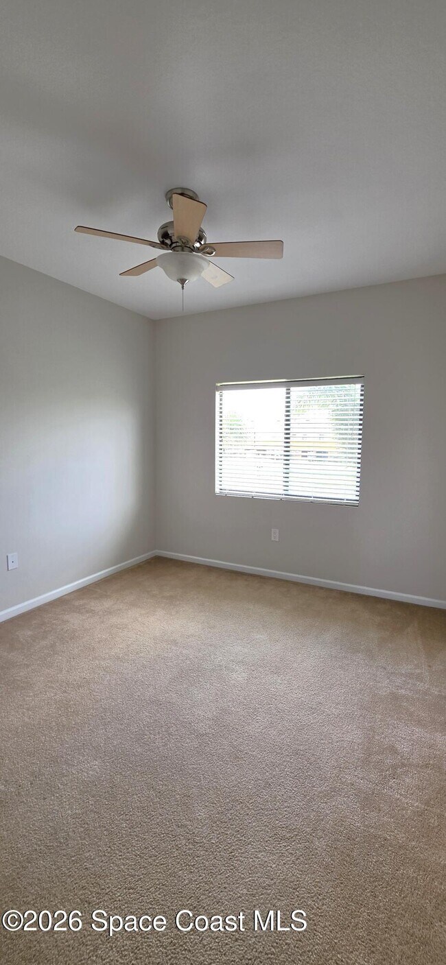 Building Photo - 1390 Lara Cir