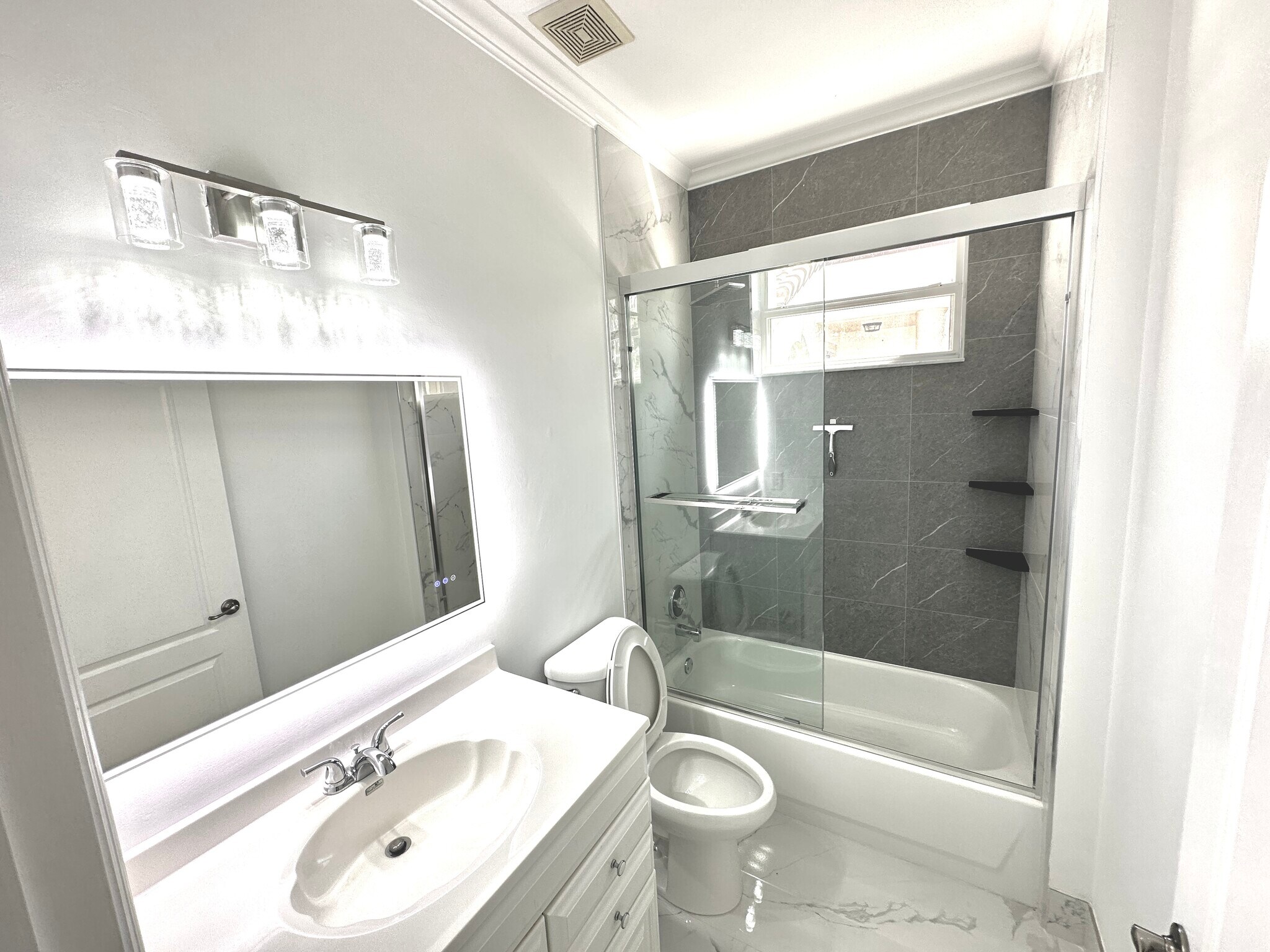 Second Bathroom - 10667 Oak Bend Way