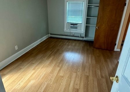 Building Photo - 500 Center St