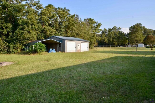 Building Photo - 111 Brighton Dr