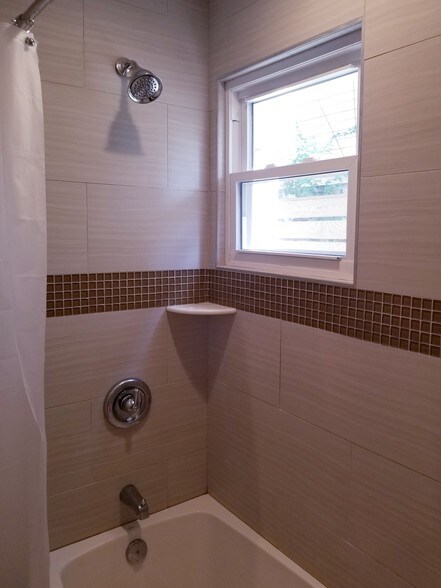 shower - 3107 14th St NE