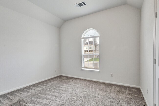 Building Photo - 211 Short Leaf Dr