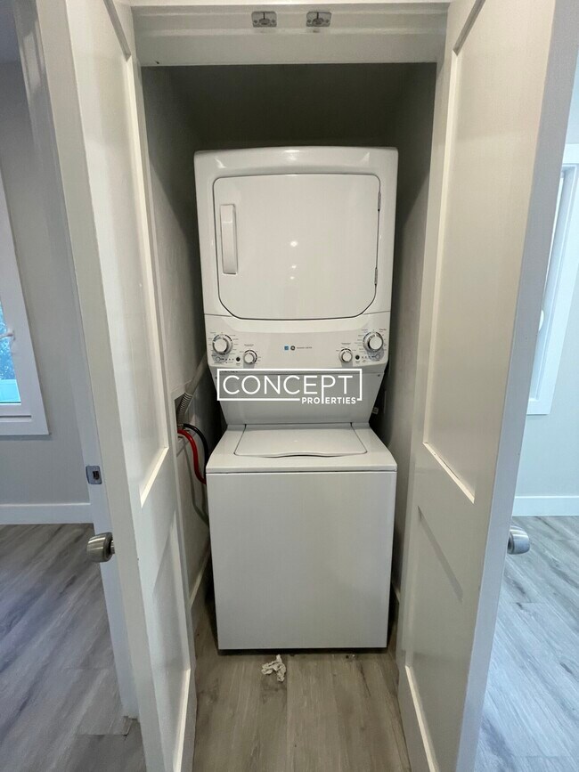 Building Photo - 84 Fayston St