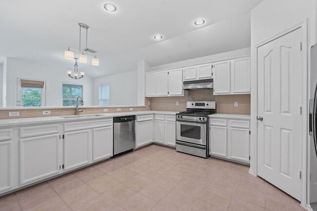 Building Photo - 909 Saba Cove