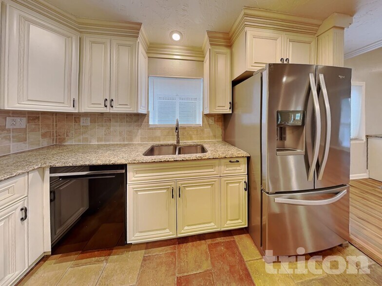 Building Photo - 21123 Rio Oro Dr