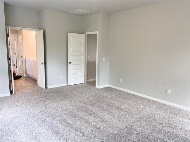 Building Photo - 2216 Limestone Lake Dr