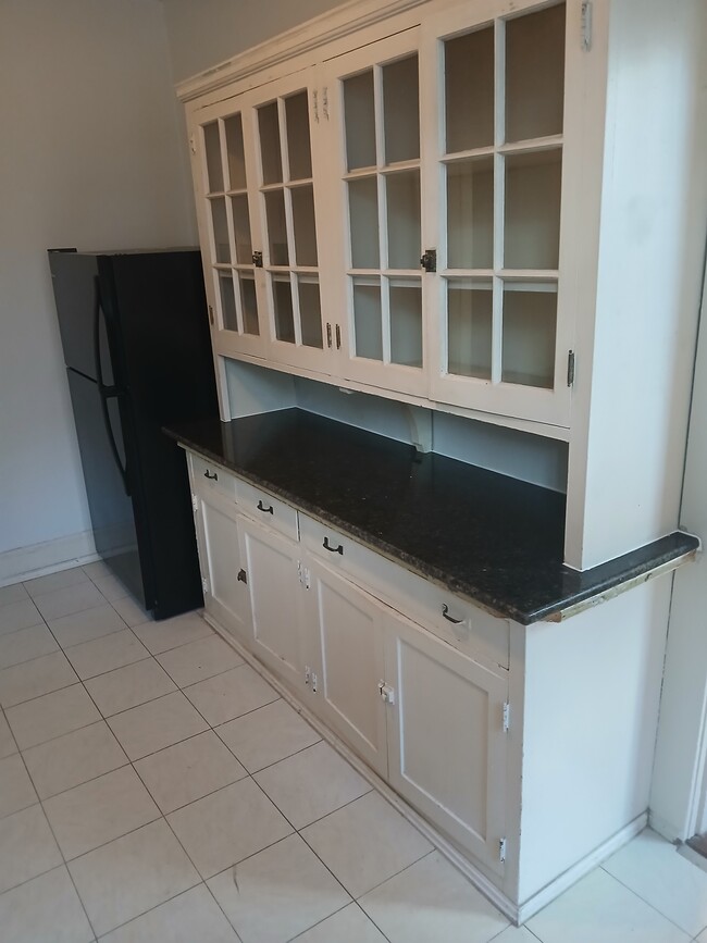 Building Photo - 153 Holbrook Ave